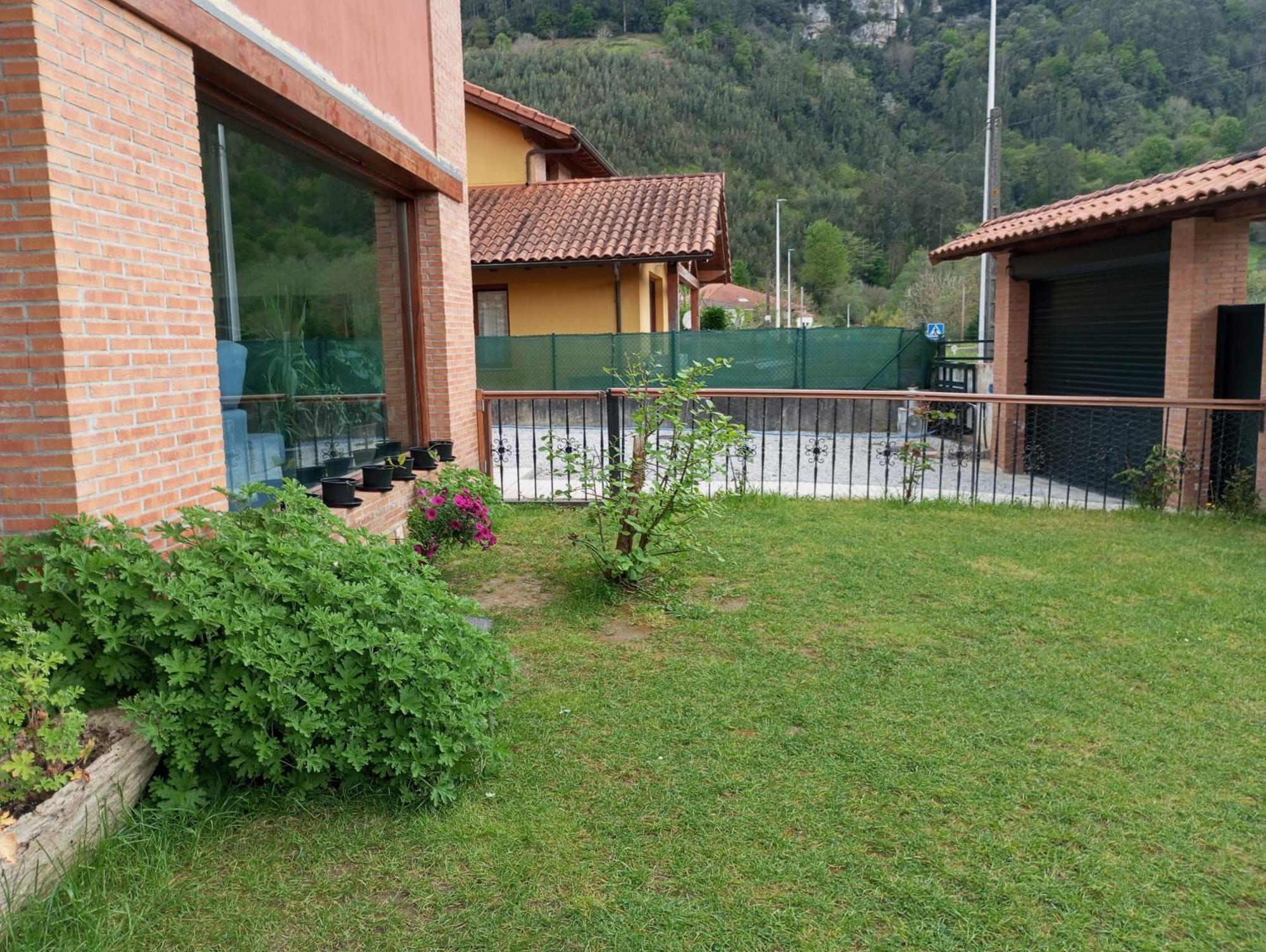 La Casa Malvarrosa Ampuero Exteriör bild