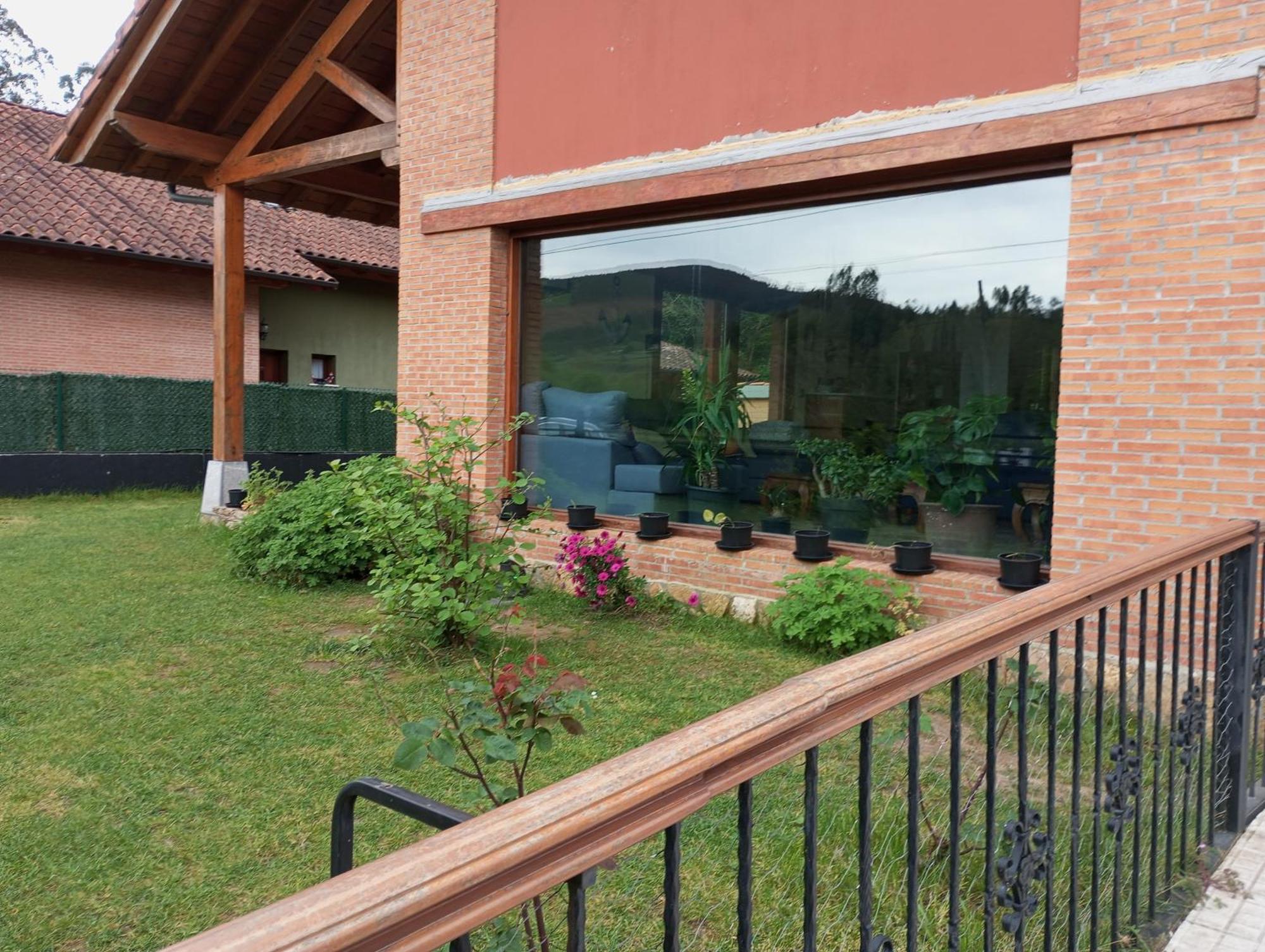 La Casa Malvarrosa Ampuero Exteriör bild