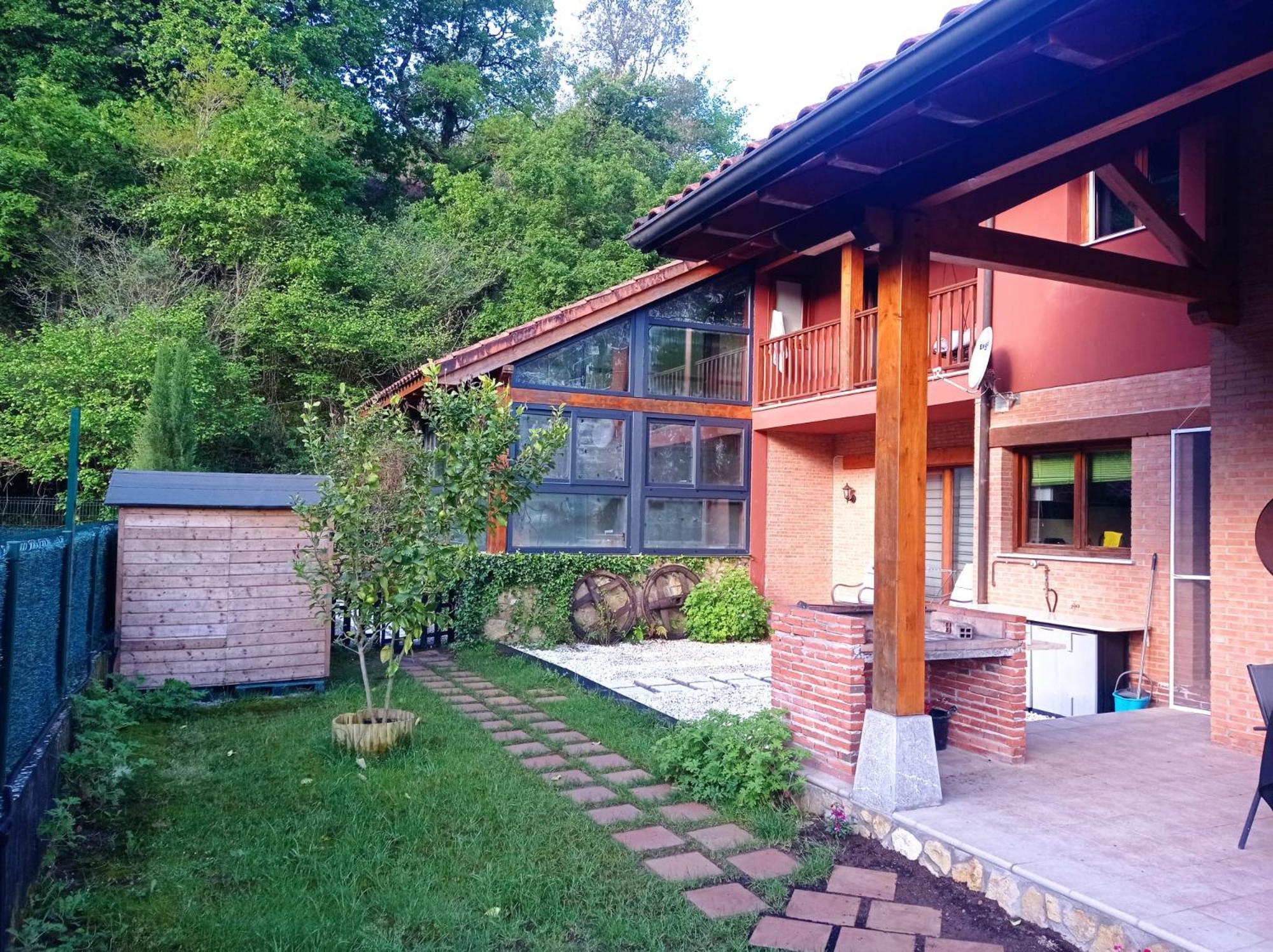La Casa Malvarrosa Ampuero Exteriör bild